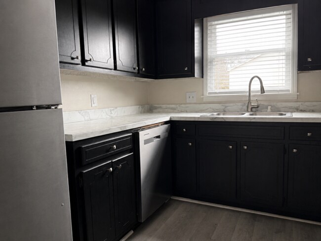 Building Photo - 4144 Bonnell Drive - 2 Bedroom | 2 Bathroom