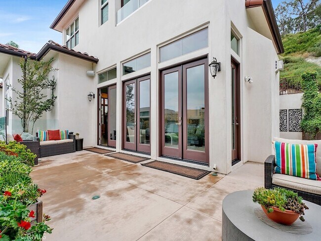 Building Photo - 75 Marbella