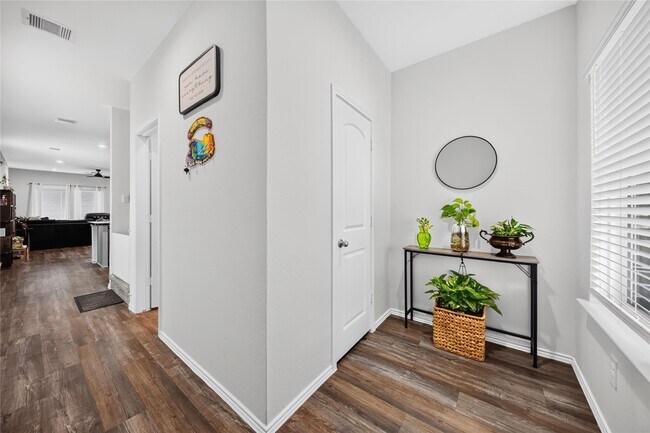 Building Photo - 5630 Vintage Oakmont Dr