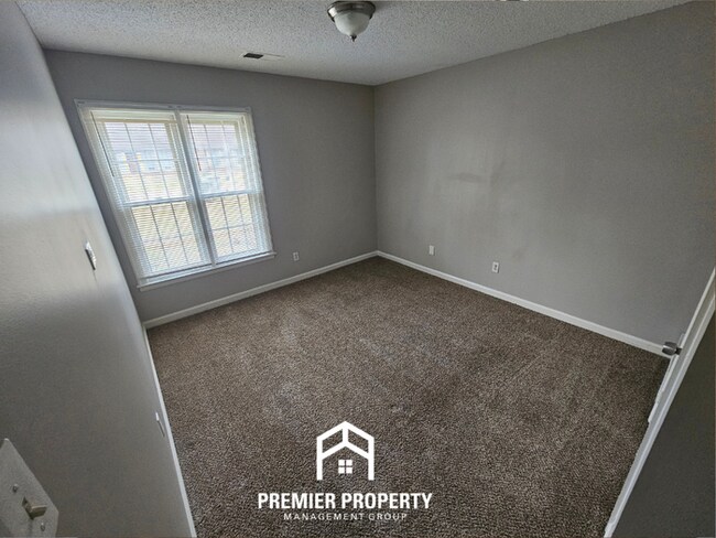 Building Photo - Spacious 3BR/2BA Home in 38115 | Vaulted Ceilings, 2-Car Garage & Back Deck