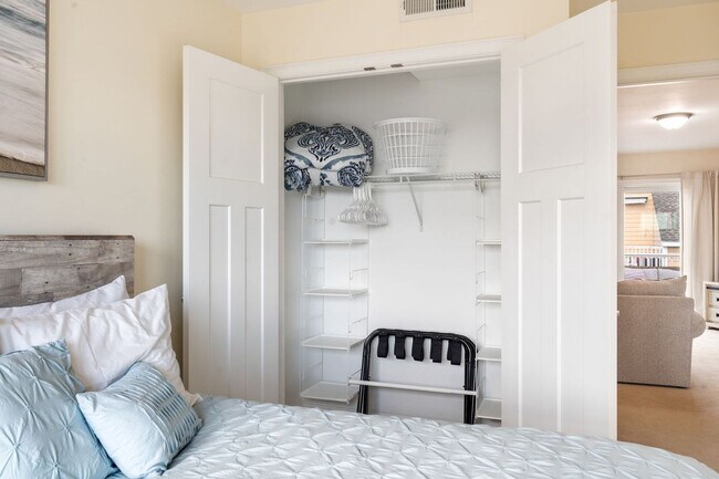 Building Photo - 128 Ashworth Ave