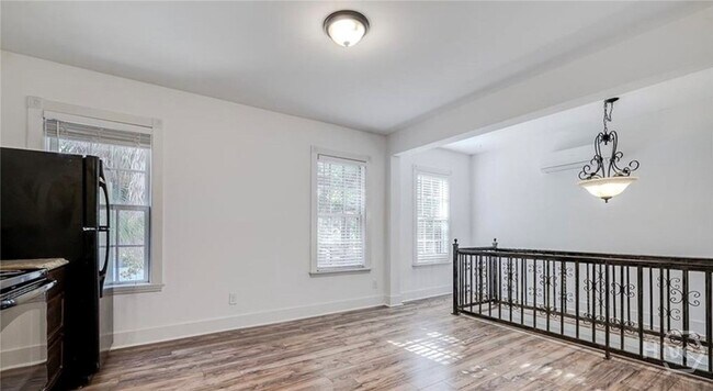 Building Photo - 508 E Liberty