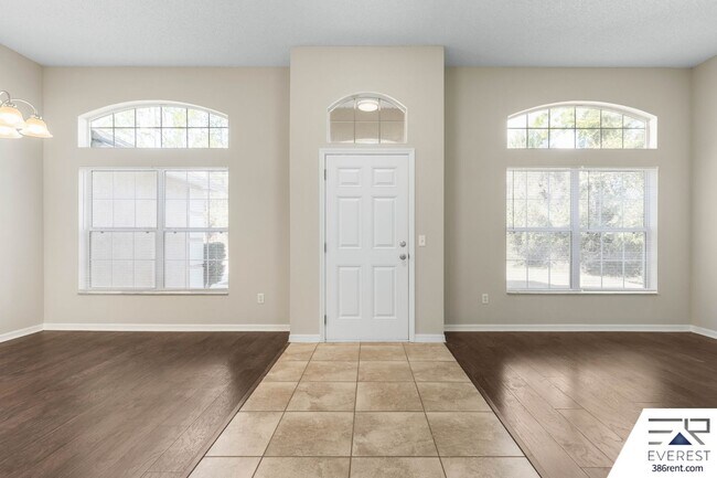 Building Photo - SPACIOUS 3/2/2 IN POPULAR PINE GROVE