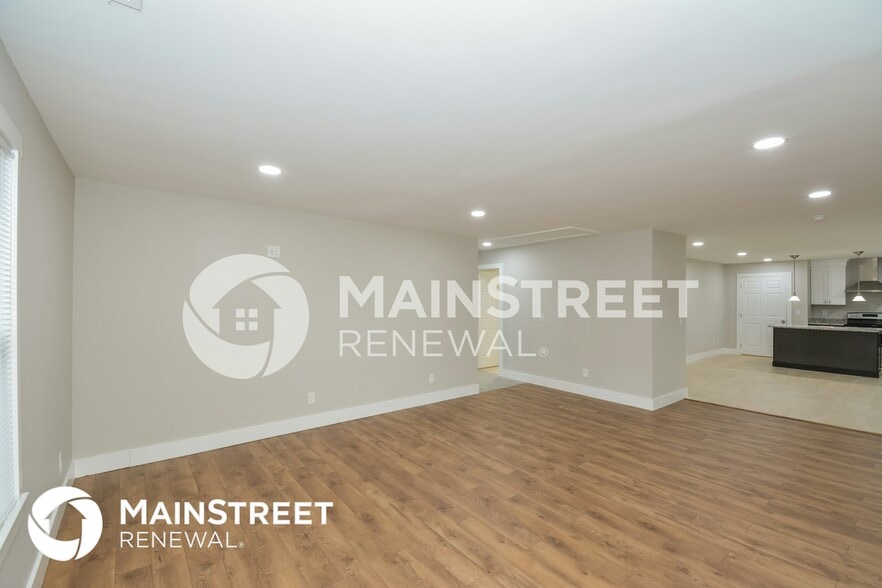 Building Photo - 115 Green Meadow Dr