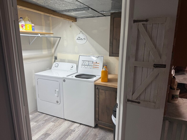 Building Photo - 6373 Ponderosa Way