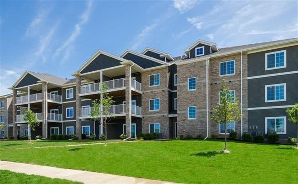 Building Photo - 2863 Spring Rose Circle