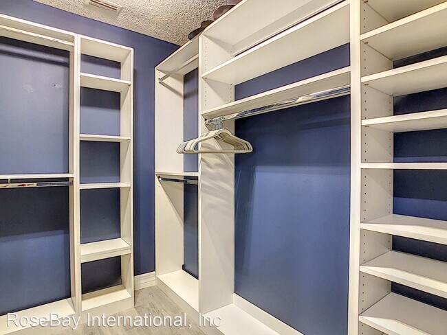 Building Photo - 4445 Oakley Greene