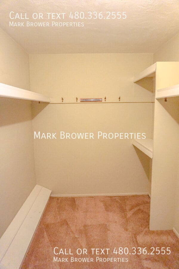 Building Photo - 505 E Loma Vista Dr