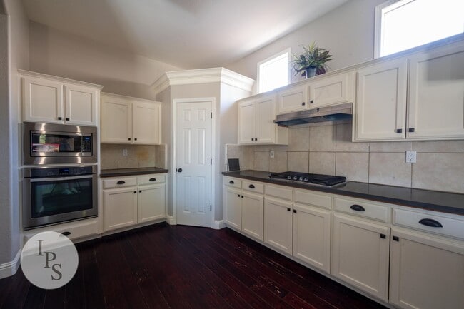 Building Photo - Charming 4BR/2BA Home in the Heart of Clovis Unified!