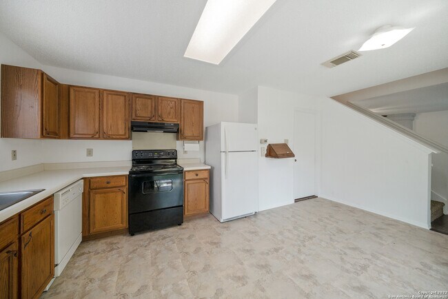 Building Photo - 12811 Hunting Bear