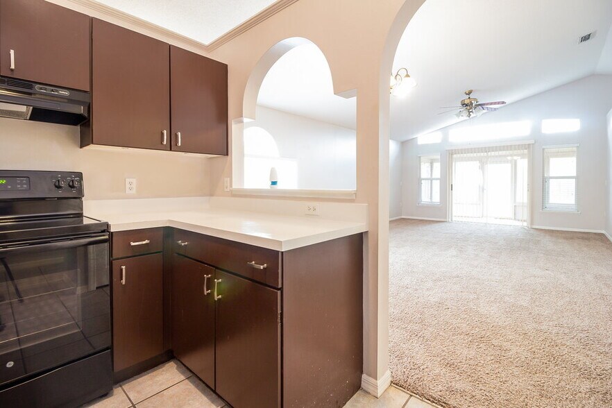 Building Photo - 10103 Richardson Ct