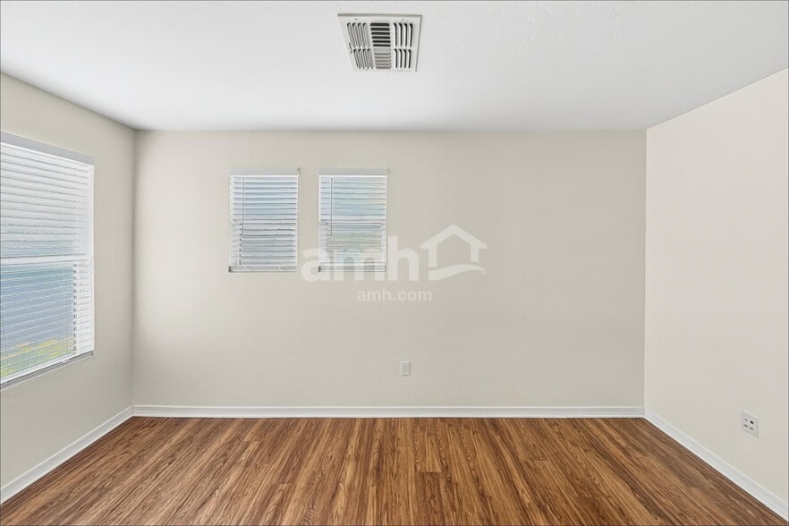 Building Photo - 767 W Paseo Celestial
