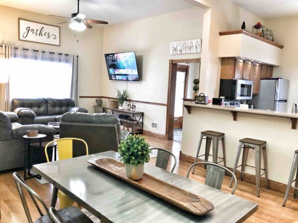 Building Photo - 1406 Shelby St