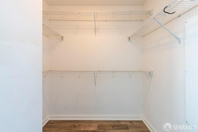 Building Photo - 425 1st St
