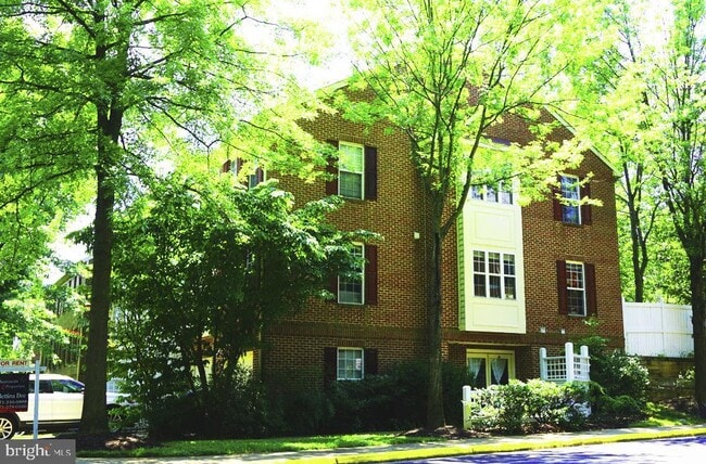 Building Photo - 9386 Van Arsdale Dr