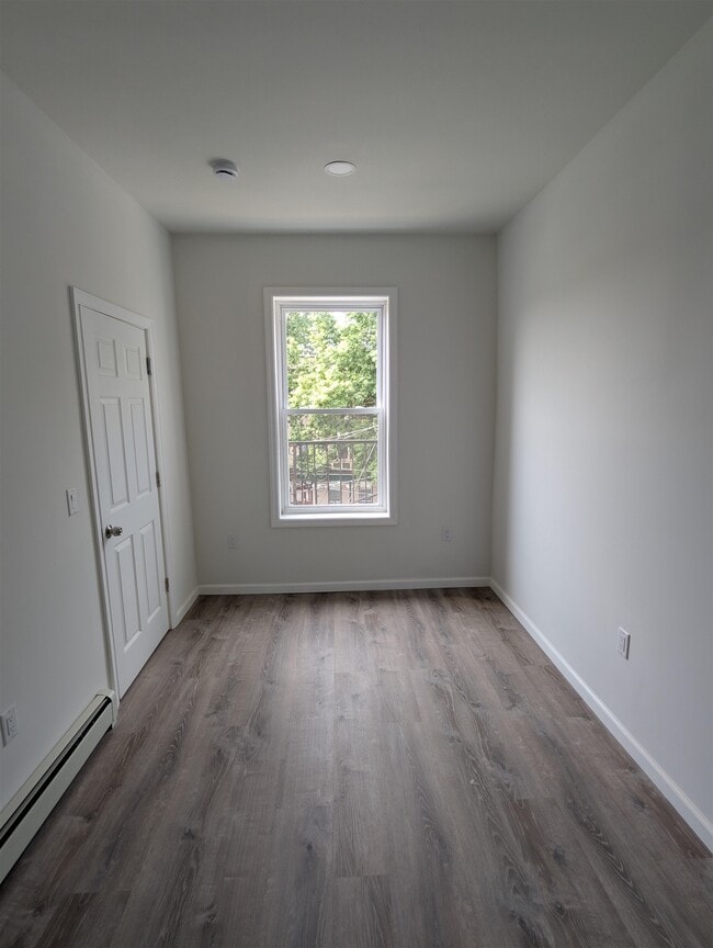 Building Photo - 10 Sherman Pl