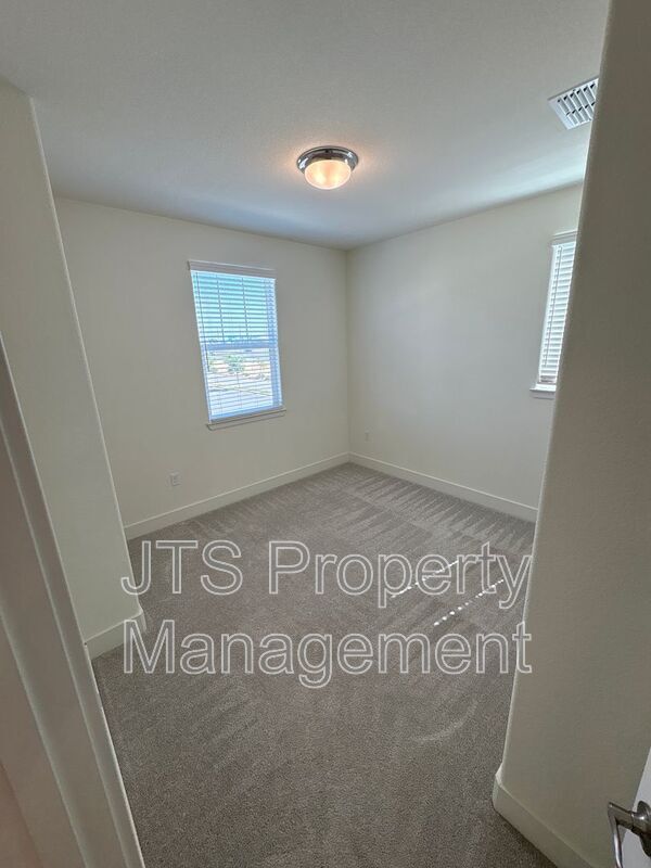 Building Photo - 3500 Birdland Ave