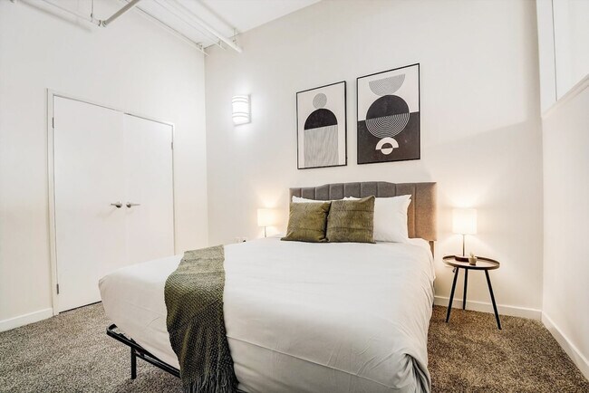 Building Photo - 50 N Illinois St