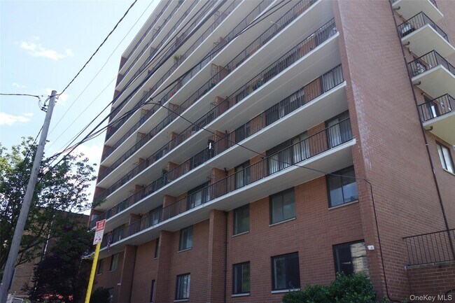 Building Photo - 23-22 30th Rd
