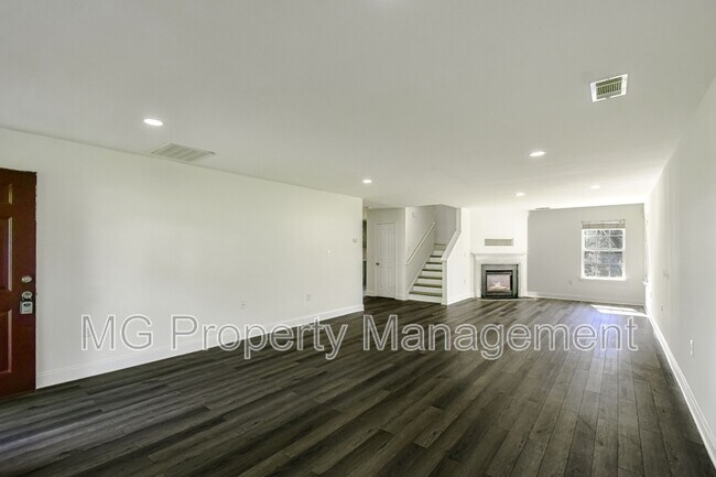 Building Photo - 722 Overlook Rd