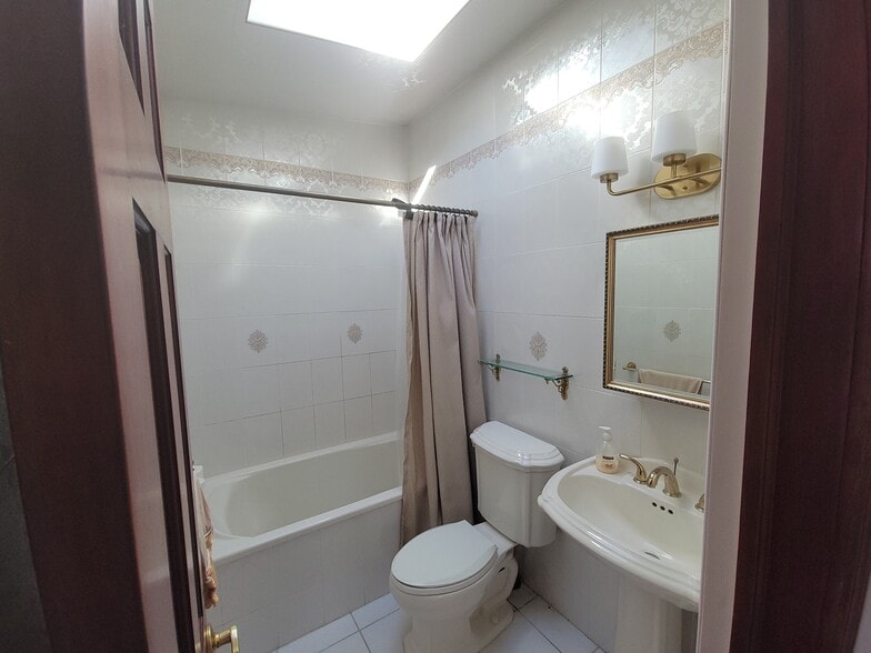 Building Photo - 2282 1st St