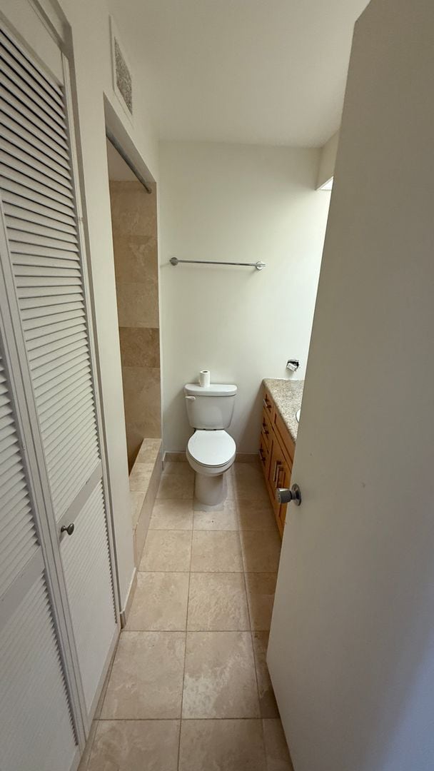 Building Photo - For Rent – Spacious 2 Bedroom, 2 Bath Cond...