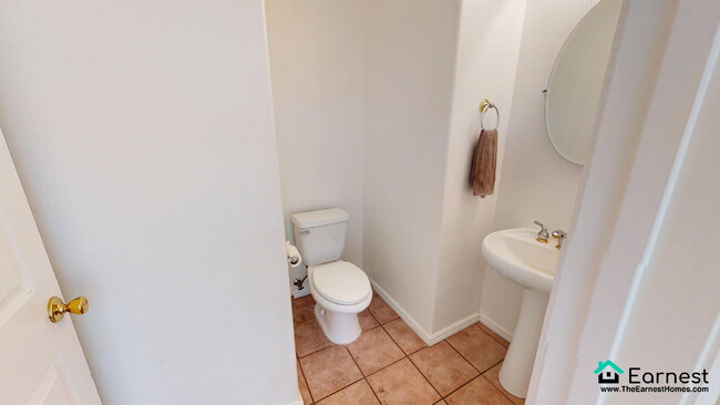 Building Photo - Bright & Stylish 4BR Townhouse with Privat...