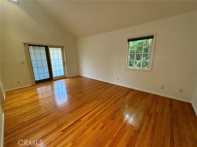 Building Photo - 405 S Old Ranch Rd