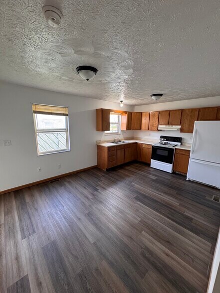 Building Photo - 230 Township Road 1110