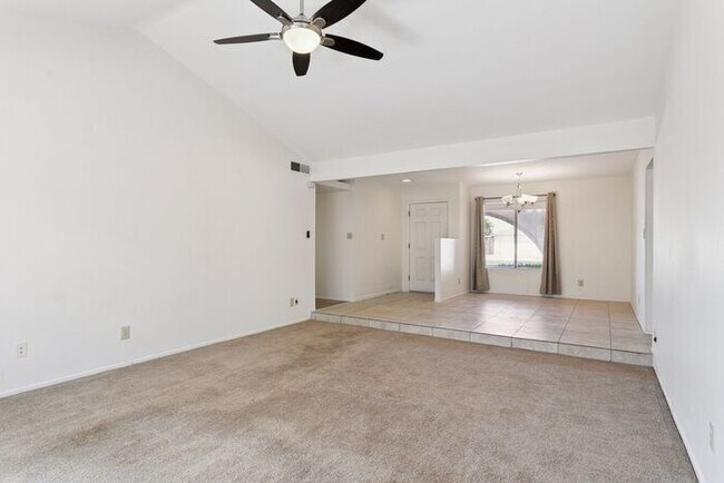 Building Photo - 2213 S Saratoga