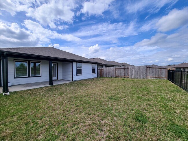 Building Photo - 7015 Halifax Harvest Ln