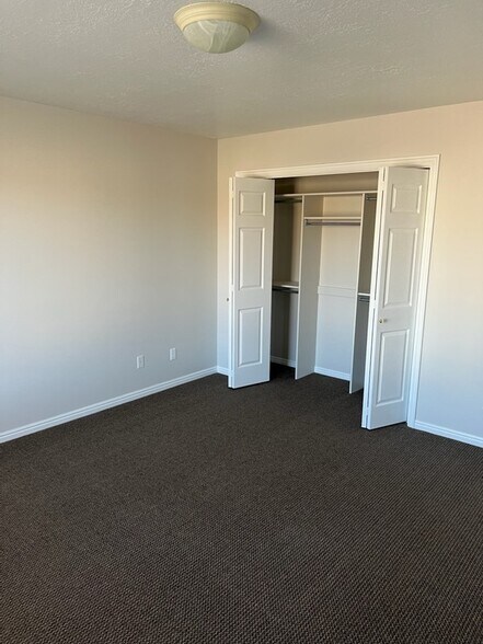 Building Photo - 4586 S 950 W St