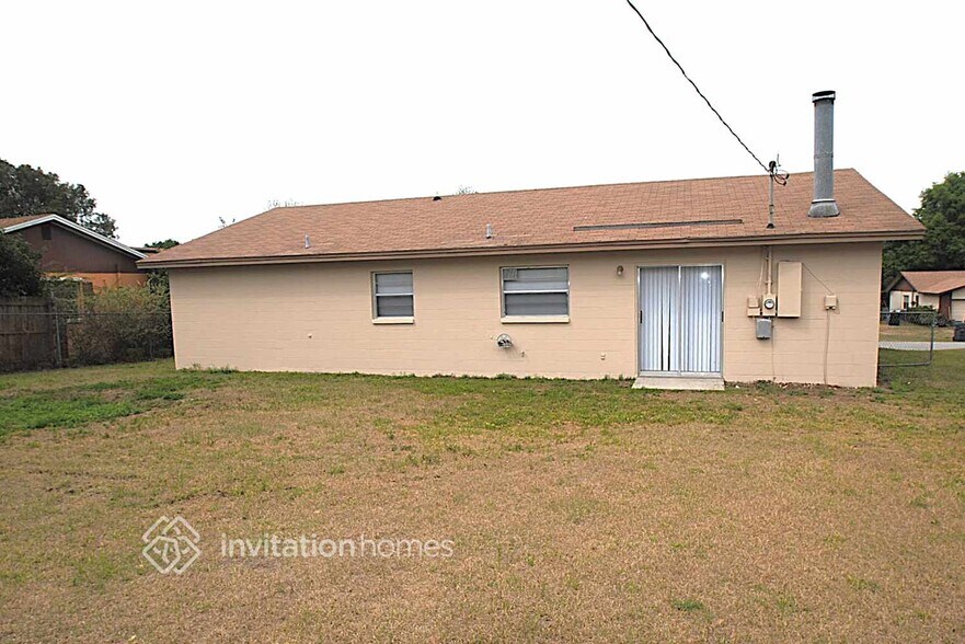Building Photo - 7509 Willow Wisp Dr E