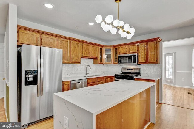 Building Photo - 7505 Castle Rock Dr