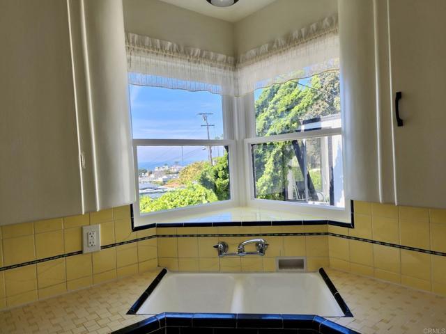 Building Photo - 4452 Orchard Ave