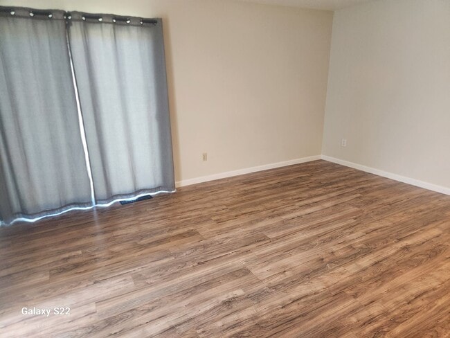 Building Photo - This is a Must See beautiful 3 bedroom, 2 ...