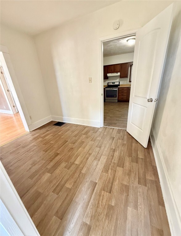 Building Photo - 115 S Lawn Ave