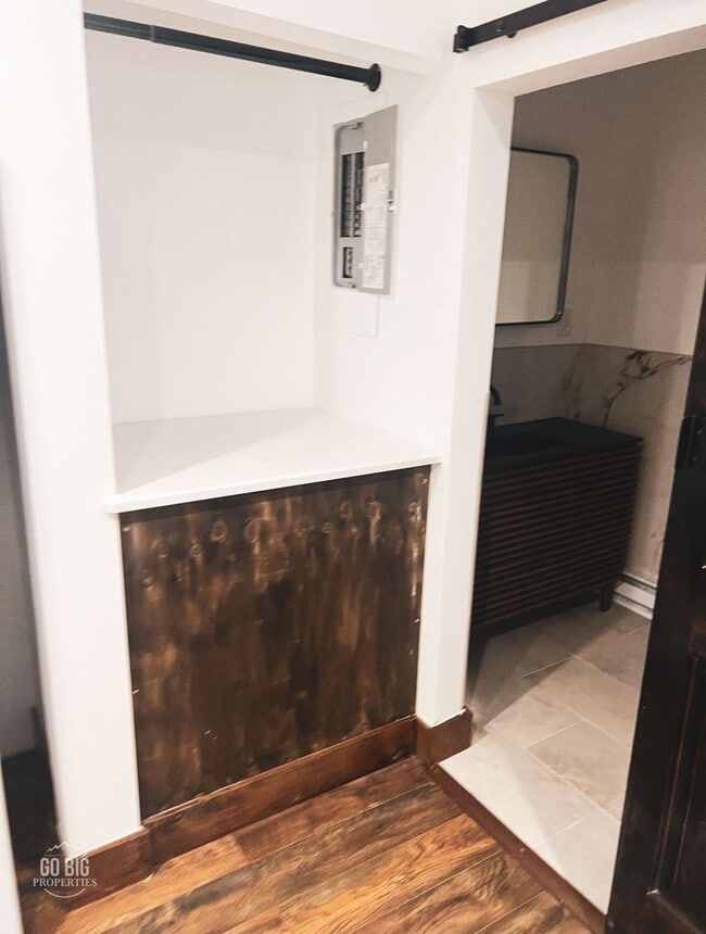 Building Photo - Recently Renovated Hill Condo - SIX MONTH ...