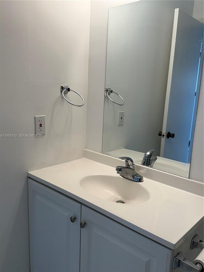 Building Photo - 4221 W McNab Rd