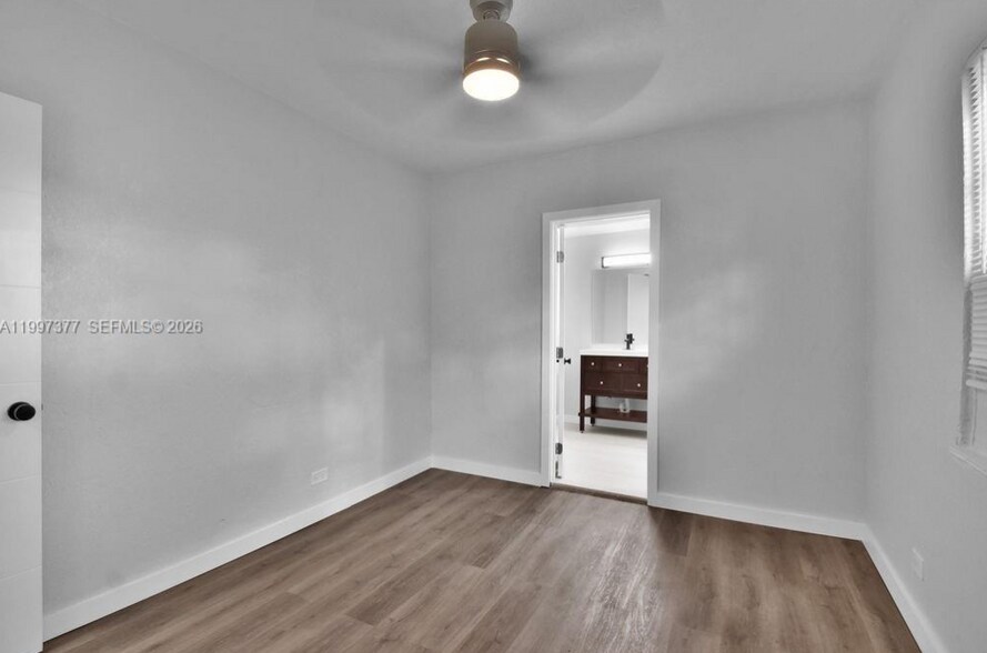 Building Photo - 547 NW 49th St