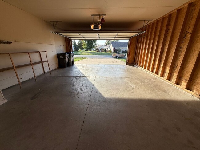 Building Photo - N184 State Park Rd