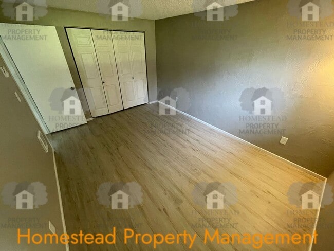 Building Photo - 3822-3828 Bayonne Dr SE