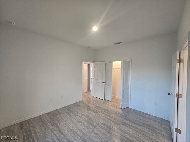 Building Photo - 2822 19th St SW