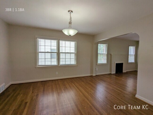 Building Photo - 627 E Meyer Blvd