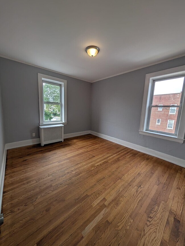 Building Photo - 506 N 13th St