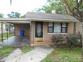 Building Photo - Three Bedroom One Bath