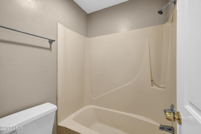 Building Photo - 1365 Capri Dr