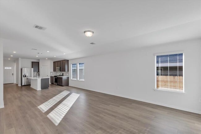 Building Photo - 5020 Hazelnut Ln