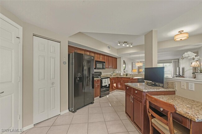 Building Photo - 4910 Deerfield Way