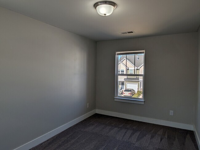 Building Photo - 222 Keaton Ct